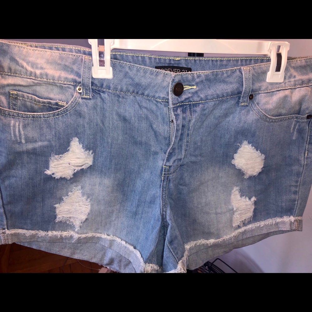 🔥Forever 21 Distressed Shorts